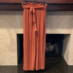 New Mix Rust Pleated Pants, Size S